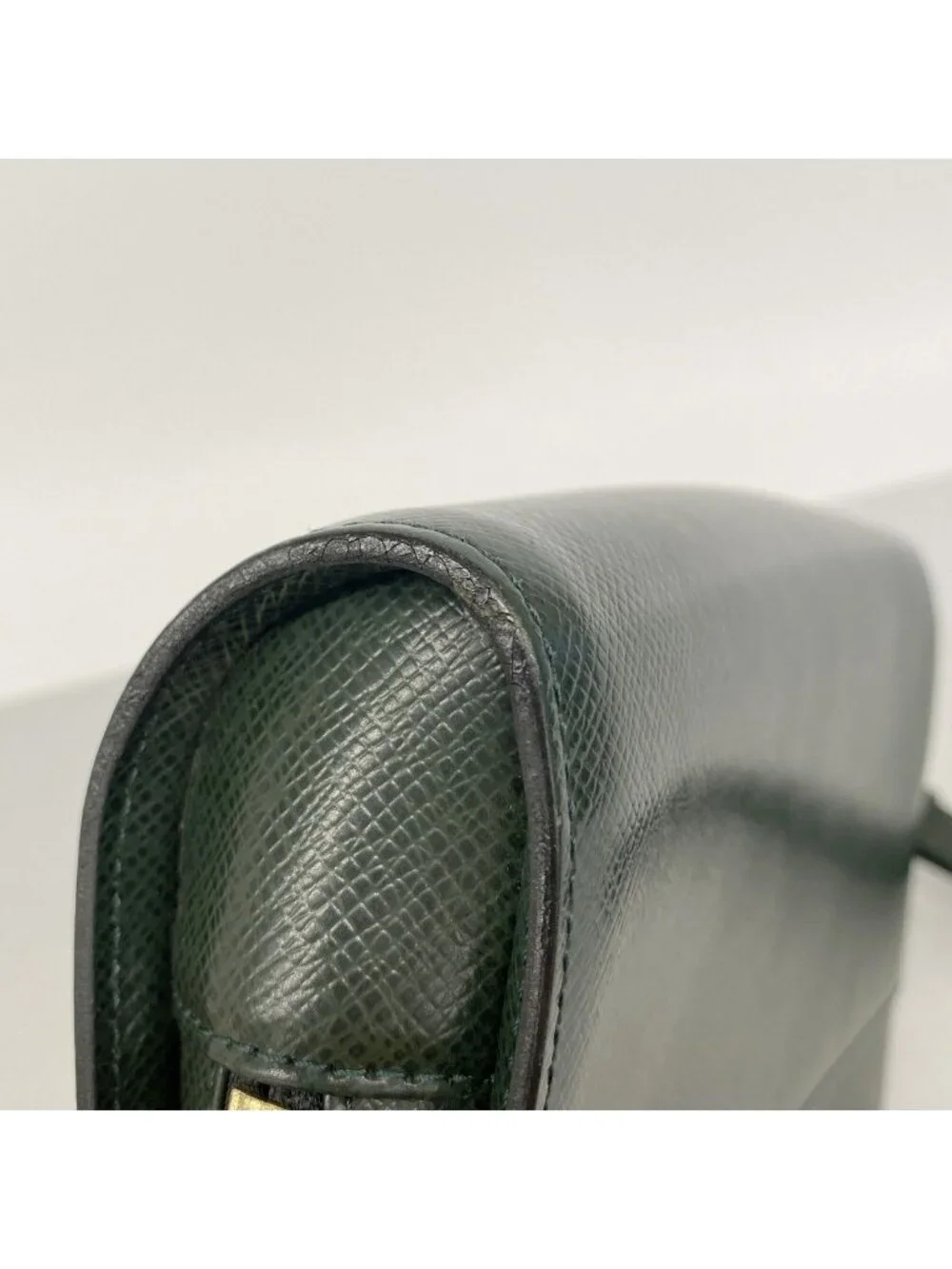Louis Vuitton Clutch Taiga Baikal Epi
